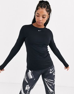 Черный лонгслив Nike Training
