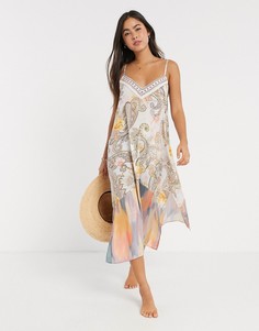 Кремовое пляжное платье миди с принтом пейсли River Island-Кремовый