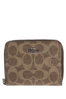 Бежевый кошелек с монограммой бренда Coach