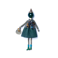 Брошь Moon Paris кукла Медея в зеленом платье золотистая