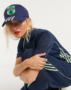 Темно-синяя бейсболка с тремя полосками adidas Originals x Anna Isoniemi-Темно-синий