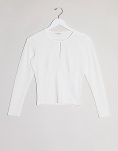 Белый топ с вырезом капелькой Only