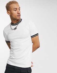 Белая приталенная футболка с контрастной отделкой ASOS DESIGN-Белый