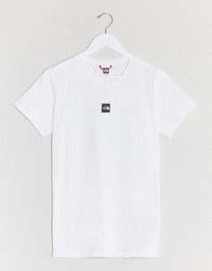 Белая oversized-футболка бойфренда с логотипом по центру The North Face-Белый