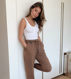 Коричневые джоггеры в стиле oversized с эффектом кислотной стирки ASOS DESIGN Petite-Коричневый