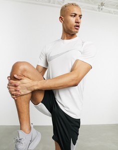 Белая футболка с камуфляжным логотипом-галочкой Nike Training-Белый