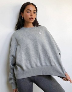 Серый oversized-свитшот с маленьким логотипом-галочкой Nike