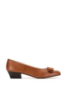 Salvatore Ferragamo Pre-Owned туфли-лодочки Vara Bow