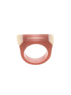 Chanel Pre-Owned кольцо 2001-го года с логотипом