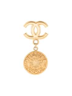 Chanel Pre-Owned брошь с логотипом CC
