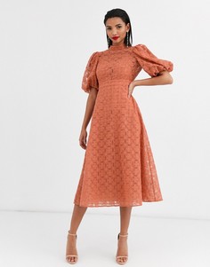 Приталенное платье миди терракотового цвета с вышивкой и пышными рукавами ASOS DESIGN-Розовый