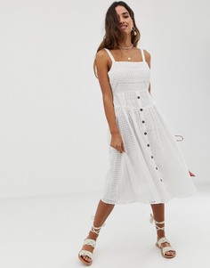 Белый сарафан миди на пуговицах с вышивкой ришелье ASOS DESIGN
