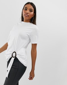Футболка с перекрутом сбоку и кольцом из рога ASOS DESIGN-Белый