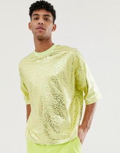 Укороченная ярко-зеленая oversize-футболка с леопардовым золотистым принтом ASOS DESIGN-Зеленый
