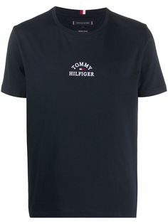 Tommy Hilfiger футболка с вышитым логотипом и круглым вырезом