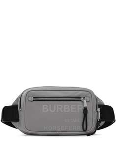 Burberry поясная сумка Econyl® с принтом Horseferry