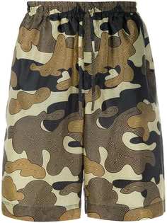 Cmmn Swdn camouflage print deck shorts