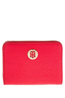 Красный кошелек с логотипом бренда Tommy Hilfiger