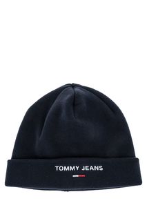 Синяя шапка с вышитым логотипом бренда Tommy Jeans