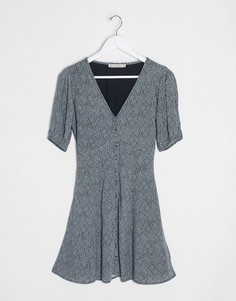 Платье на пуговицах с цветочным принтом Abercrombie & Fitch-Черный
