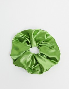 Зеленая атласная резинка для волос ASOS DESIGN-Зеленый