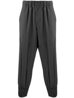 Issey Miyake Men зауженные брюки со складками