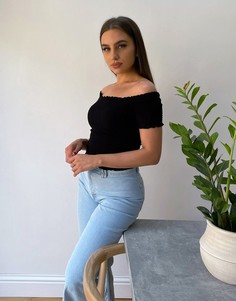 Черный топ с открытыми плечами Stradivarius