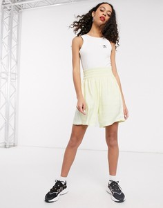 Желтые атласные шорты adidas Originals adicolor-Желтый