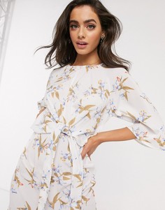 Платье с рукавами "летучая мышь" и цветочным принтом AX Paris-Белый