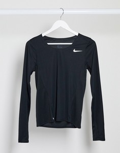 Черный лонгслив Nike Training