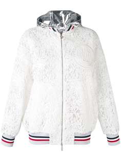 Moncler Gamme Rouge куртка с капюшоном и вышивкой