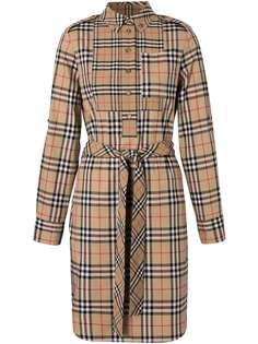 Burberry платье-рубашка в клетку с аппликацией-логотипом