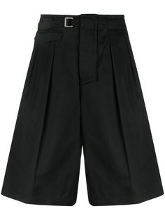 Attachment belted knee-length shorts