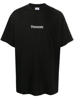 Vetements футболка с вышитым логотипом и короткими рукавами