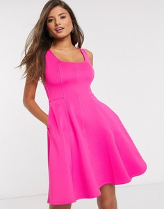 Розовое короткое приталенное платье с овальным вырезом Ted Baker-Розовый