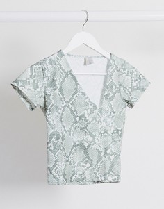 Топ с асимметричным вырезом и змеиным принтом ASOS DESIGN-Мульти