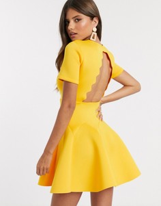 Желтое приталенное платье-футболка мини с вырезом на спине ASOS DESIGN-Белый