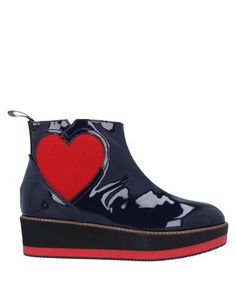 Полусапоги и высокие ботинки Love Moschino