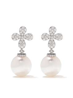 Yoko London серьги Petal из белого золота с жемчугом и бриллиантами