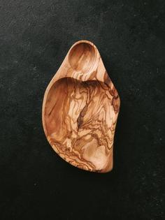 Большой соусник с двумя углублениями из оливкового дерева Woodsurf