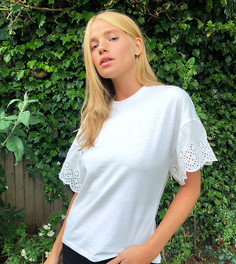 Свободная футболка с вышивкой ришелье на рукавах Wednesdays Girl-Белый