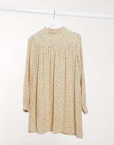 Желтое свободное платье с воротом под горло и пятнистым принтом Only-Мульти