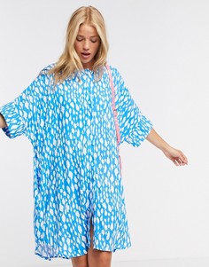 Синее oversize-платье с короткими рукавами и принтом Monki-Синий