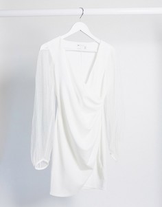 Белое платье мини с глубоким вырезом и объемными рукавами ASOS DESIGN-Белый