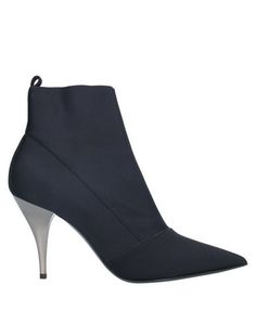 Полусапоги и высокие ботинки Casadei