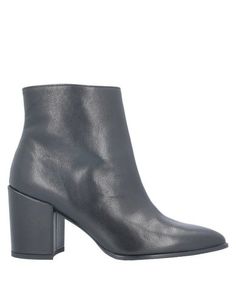 Полусапоги и высокие ботинки Stuart Weitzman