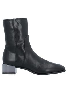 Полусапоги и высокие ботинки Stuart Weitzman