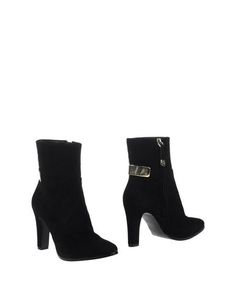 Полусапоги и высокие ботинки Guess