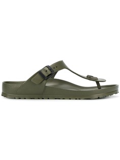 Birkenstock шлепанцы с ремешком между пальцев