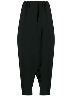 132 5. Issey Miyake укороченные брюки с драпировкой